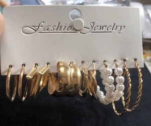 Orecchini a cerchio tono oro set di 6 nuovi. Spedizione gratuita - Foto 1 di 3