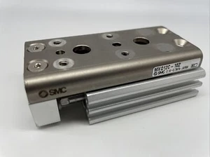 SMC MXQ12C-10Z / MXQ12C10Z Precisión Deslizable Montaje en Mesa Neumático Acero Inoxidable - Imagen 1 de 10
