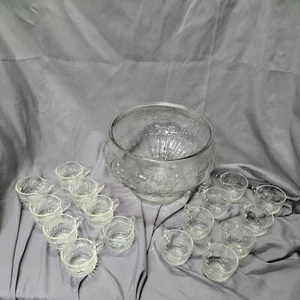 Vintage Jeannette 11" x 8" Crystal Fruit Punch Bowl Set #2417-26C w/ 16 Cups - Picture 1 of 12