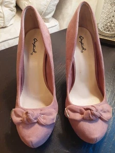 Qupid Pink Faux Suede High Heel Closed Toe Pumps Size 7 - Imagen 1 de 8