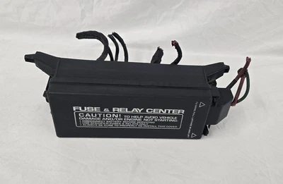 Dodge Grand Caravan 2000 motor 3,3 L caja de fusibles relé conjunto de unidad. Foto 1 de 4