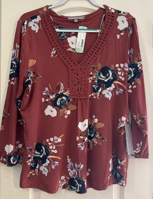 Top DANIEL RAINN Stitch Fix para mujer talla grande Elura encaje cuello en V Foto 1 de 3