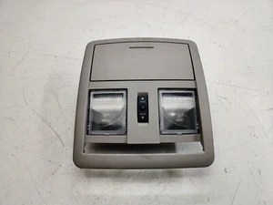 JEEP GRAND CHEROKEE WK INTERIOR LIGHT LAMP - Picture 1 of 3