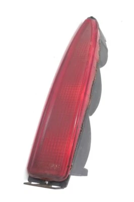 Lámpara de luz trasera derecha del lado del pasajero OEM para Cadillac Fleetwood 93-96 tracción trasera Foto 1 de 4