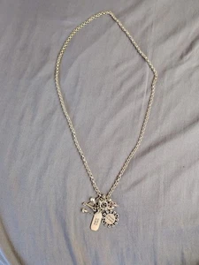 Collana lunga Storie In Italy tono argento con ciondolo pendente a grappolo 32" - Foto 1 di 3
