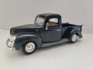 Motormax 1940 Ford Pickup 1/24 Scale Model Loose - Picture 1 of 9