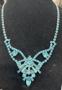Vintage Nicely Constructed Aqua? Blue Green Rhinestone Necklace Wow 15.5” - Picture 1 of 7