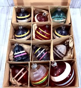 12 adornos navideños de vidrio a rayas brillantes sin plata de la Segunda Guerra Mundial vintage leer - Imagen 1 de 24