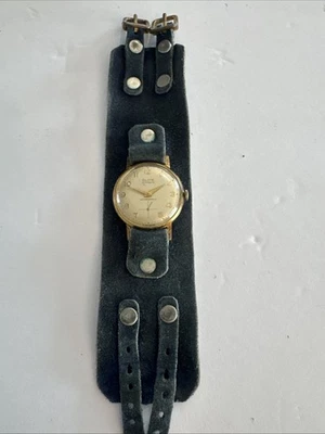 Elgin Incabloc 17 Jewels Mens Watch Antimagnetic Swiss W/Suede Band Working - Image 1 of 4