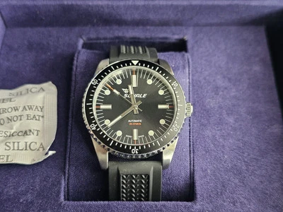 Squale Montauk 300m nunca usado, esfera negra Foto 1 de 4