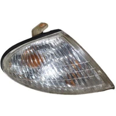 Hyundai Coupe 1.6 J-2, RD anno 1999 indicatore di direzione anteriore completo R - Immagine 1 di 2