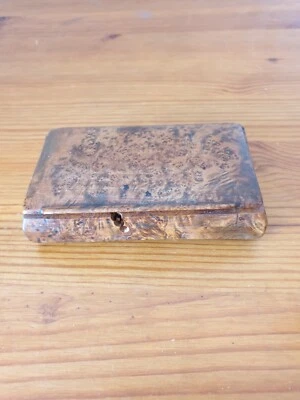 Petite boite ancienne en bois de loupe 3x6x10 cm - Photo 1/4