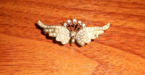 Broche/alfiler antiguo con alas Art Nouveau de oro de 14 k, diamantes y perlas de semillas - Imagen 1 de 7