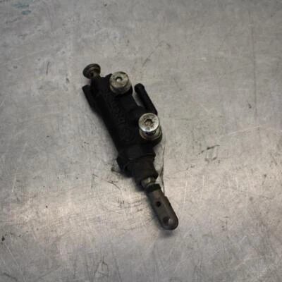 07-08 CILINDRO MAESTRO FRENO TRASERO BREMBO YAMAHA YZF R1 4C8-2583V-00-00 BB439 Foto 1 de 4