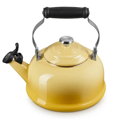 Le Creuset Classic Whistling Kettle 1.6L, CAMOMILLE - Image 1 of 4