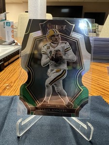 2022 Panini Select - Premier Level Black and Green Prizm Die-Cut #136 Aaron...