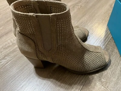 New womens laser cut leather suede mad love ankle zip Low heel boot size 7.5 - Изображение 1 из 4