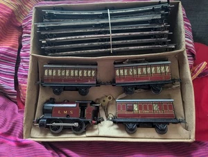 Hornby O Gauge Clockwork LMS Passenger Train Set with key - Picture 1 of 2