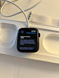 MINT Apple Watch SE (2022) 44mm Midnight Aluminum 3K788LL/A Cellular W/2 Bands - Picture 1 of 9