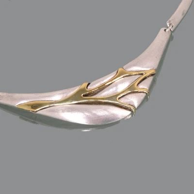 Collana In Argento Sterling Con Applicazioni Placcate In Oro ° DESIGN MODERNISTA - Immagine 1 di 4