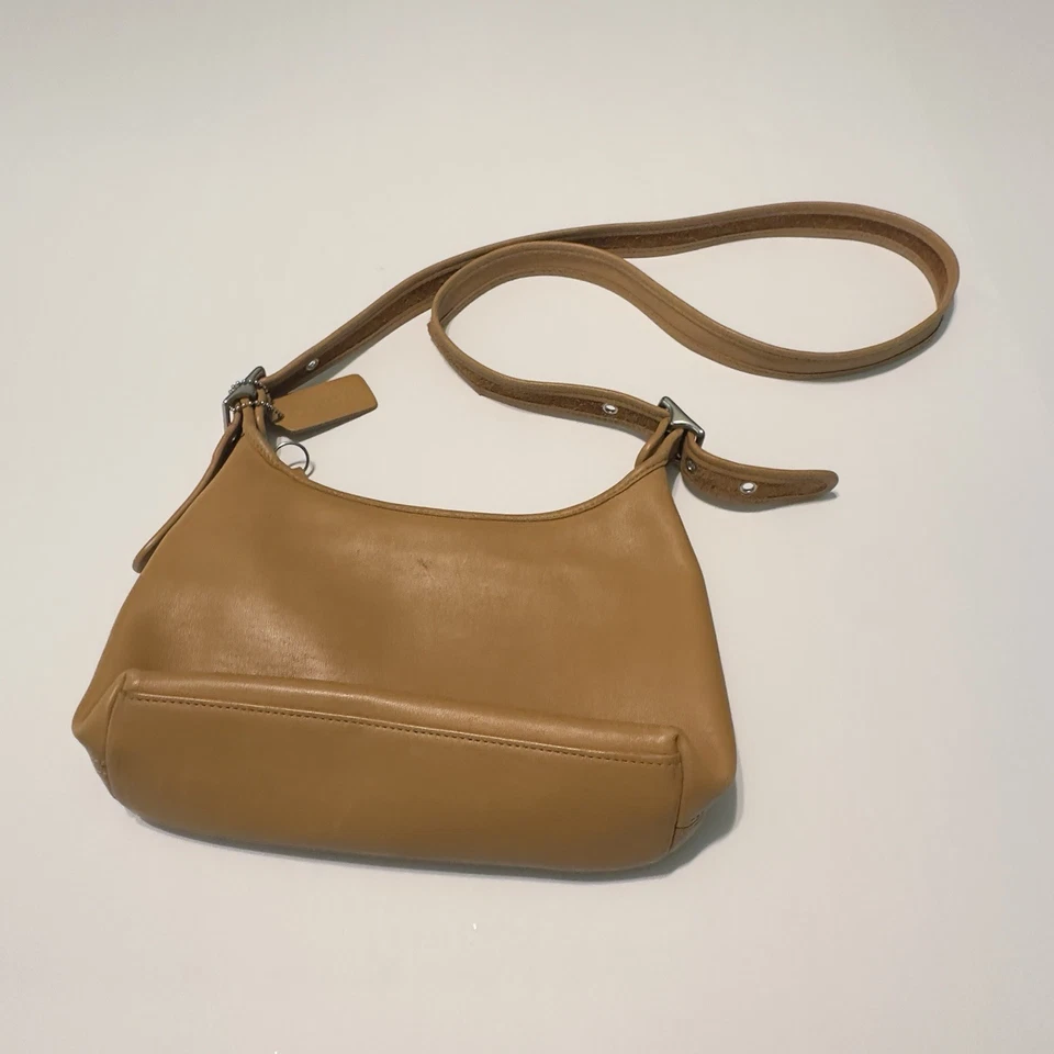 Bolso Bandolera Coach Vintage 2004 Legacy Pequeño Cuero Camel Hobo 9136 Foto 1 de 4