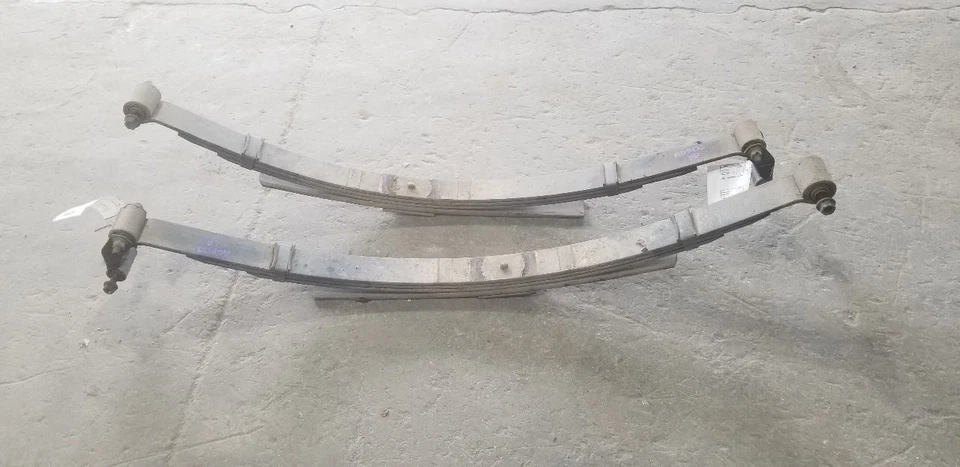 1996 FORD F250 SUPER DUTY REAR LEAF SPRING SET PAIR 4 LEAF Foto 1 de 4