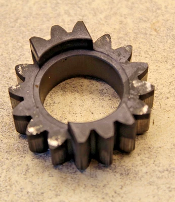 KAWASAKI F11-A-B F11M 1973-1975 KICK START PIÑÓN ENGRANAJE 16T OEM 13075-008 Foto 1 de 4