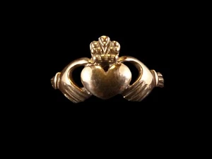 Sterling Silver Heavy Claddagh Ring - Picture 1 of 1