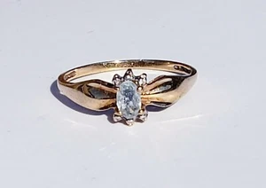10K Yellow Gold Sky Blue Aquamarine Ring SIZE 7/ Anillo de Oro - Picture 1 of 11