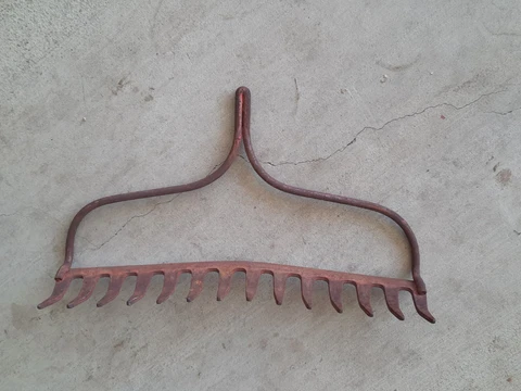 Vintage Rustic Farmhouse Garden Tool Metal Rake Head Orange 14 Tine Cover