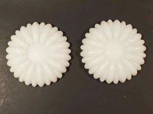 Milk Glass Daisy Candlestick Holders Set of 2 Vintage Granny Farmhouse FLAW READ - Picture 1 of 5
