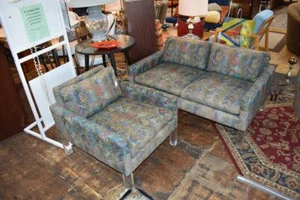 Mid-Century Modern matching Love Seat and Chair Floral pattern with Lucite feet - Picture 1 of 10