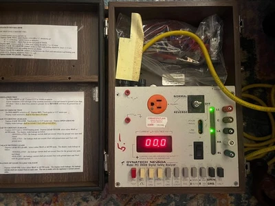 Analizador de seguridad digital Dynatech Nevada PEI 2000A en estuche Foto 1 de 4