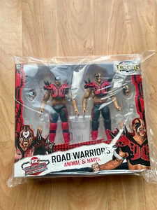WWE Road Warriors Hawk & Animal Elites Exclusive Actionfigur - Bild 1 von 5