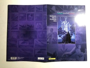 2019 Folder Democratica Giornata della Filatelia Foglietto Lamine FDC Francoboll - Picture 1 of 3