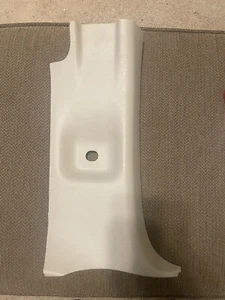 2002-2005 Dodge Ram Truck Center Pillar Panel RH 5GS42TL2AE Light Gray 3614970 - Bild 1 von 4