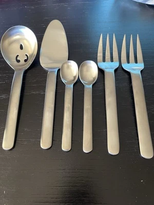Retroneu Stainless Flatware 18/8 Korea-6 Pieces - Image 1 of 4