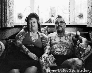 A Tattooed Couple - 1950s - Vintage Photo Print - Picture 1 of 1