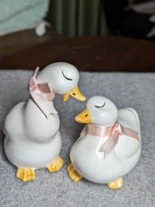 Vintage Set 2 Duck Figurines Handpainted Lasting Products Ceramic Made USA - Picture 1 of 12