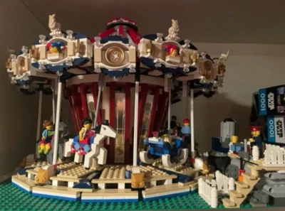 LEGO Advanced Models: Grand Carousel 10196-1 Used in Excellent Condition - Image 1 of 4