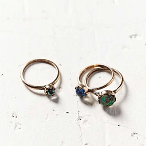 Paquete de 3 anillos de piedras preciosas Urban Outfitters para mujer nuevos con etiquetas 45 M/L multicolor - Imagen 1 de 6