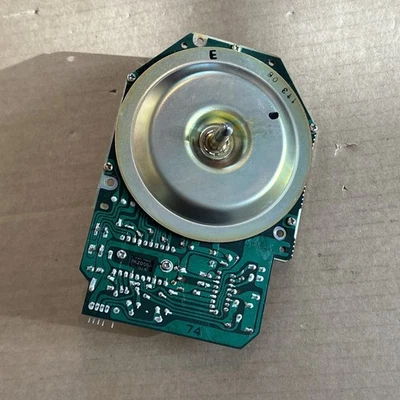 PXM-074-L Original Part OEM MOTOR - removed from Pioneer PL-250 Turntable - Image 1 of 4