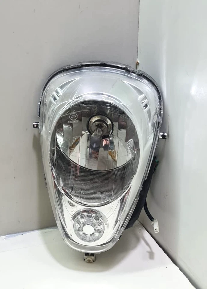 FARO FANALE ANTERIORE SYM MIO 50 100  iniezione 2017 2018 2019 2020 - Immagine 1 di 4