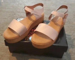 Razzmatazz Rose Gold Sandal NIB Size 7.5  - Picture 1 of 8