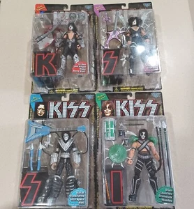 Juego de 4 figuras de acción KISS Ultra McFarlane Toys 1997 nuevo sellado vintage rock - Imagen 1 de 9