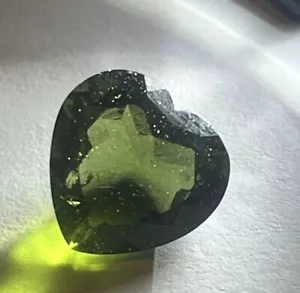 4.56 CARAT Rare MOLDAVITE faceted loose Heart SHAPE ❤️ Very Rare CUT READ!! - Picture 1 of 11