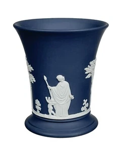 Wedgwood Dark Blue Jasperware Posy Vase Venus and Cupid - Picture 1 of 7