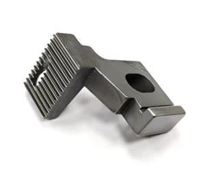 Feed dog #91-159144-05 for Pfaff 5625/Porter TE-32 New version "wide" - Picture 1 of 3