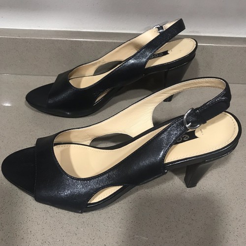 Ecco tacchi in pelle nera taglia 39 (8 8 1 2)