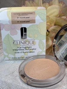 Clinique - True Highlighter Weightless Illuminator - 01 Moonlit Pearl - NIB Free - Picture 1 of 2